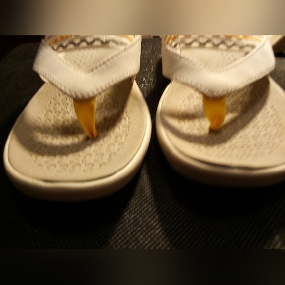 BZees - NWT-Cabana, Size 6.5 Women Sandals Comfort Shoe No Box/Dust Bag Included - Picture 7 of 12